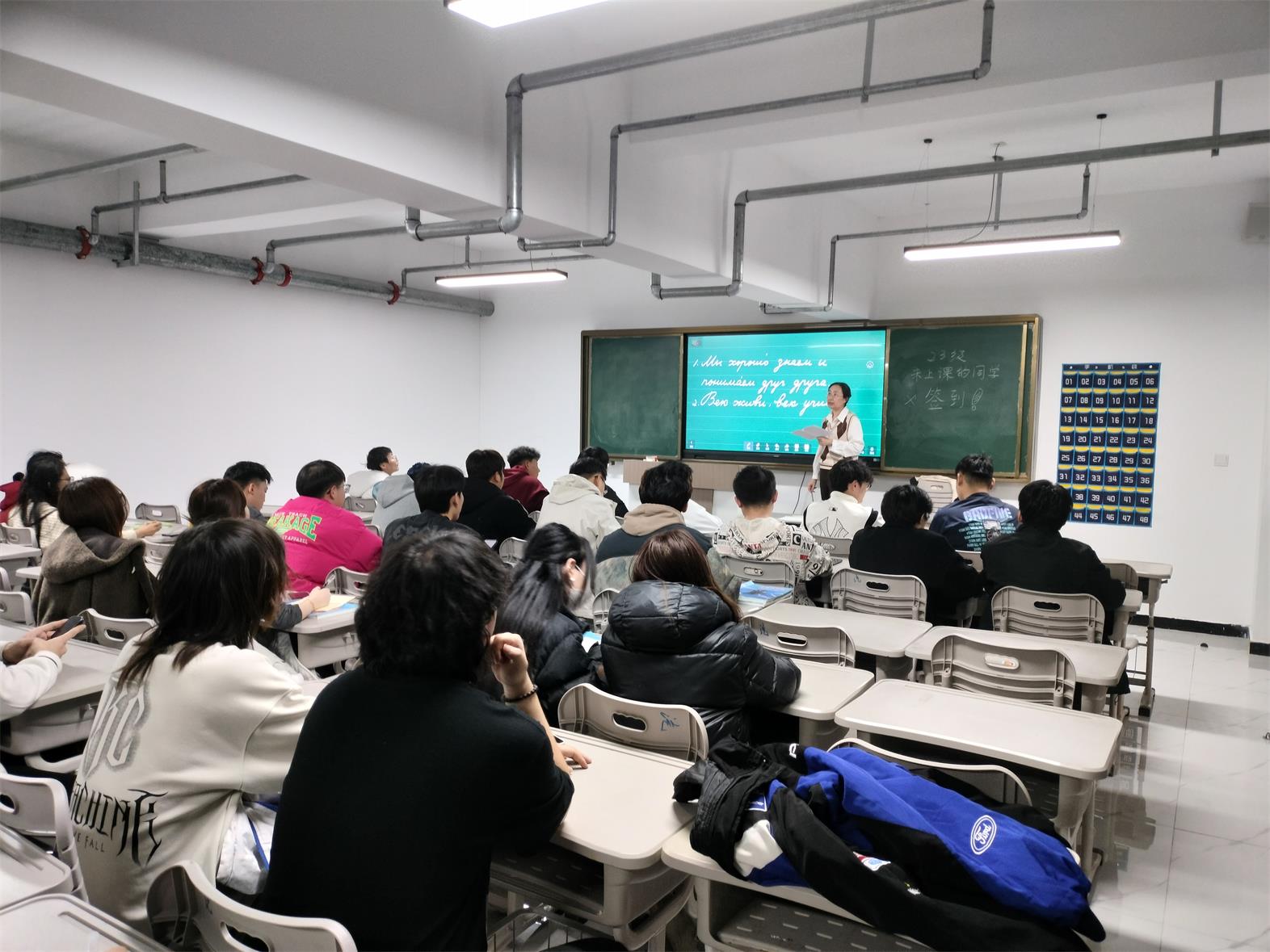 我院开展本学期补考考前辅导，助力学子日渐精进！